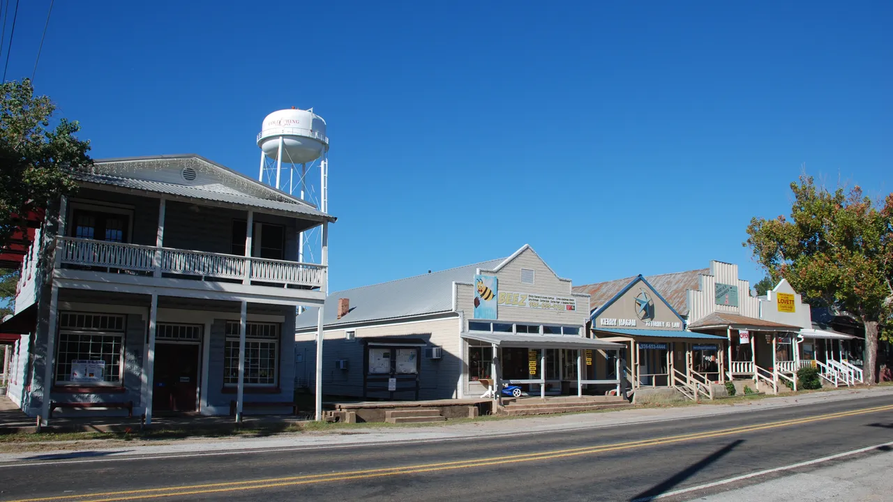 Coldspring-TX-HollowayFamilyHomes